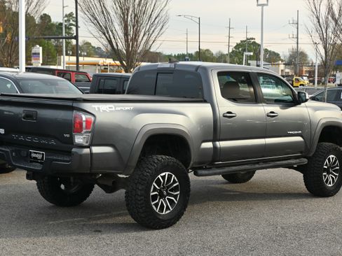 Used 2022 Toyota Tacoma TRD Sport w/ Technology Package image 15