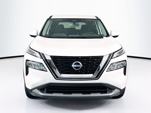 Used 2023 Nissan Rogue SV FWD image 2