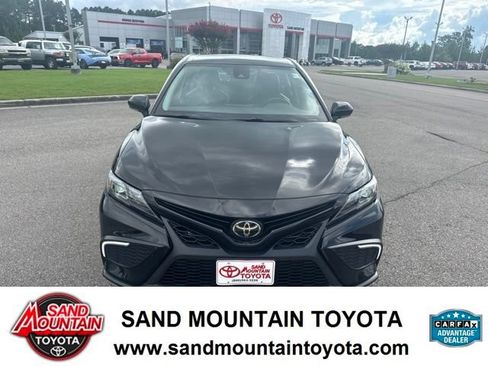 Used 2023 Toyota Camry SE FWD image 8