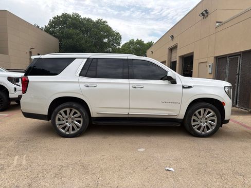 Used 2021 GMC Yukon SLT RWD image 4