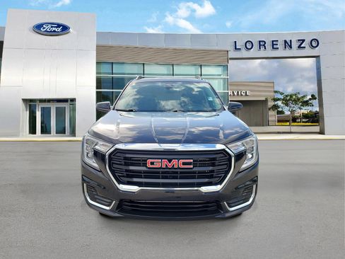 Used 2023 GMC Terrain SLE w/ Driver Convenience Package FWD image 2