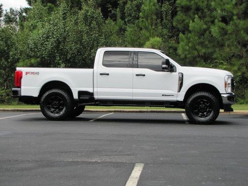 Used 2024 Ford F250 XLT w/ FX4 Off-Road Package AWD/4WD image 4