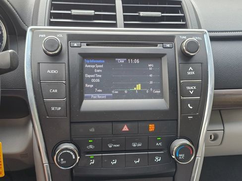 Used 2016 Toyota Camry LE FWD image 28