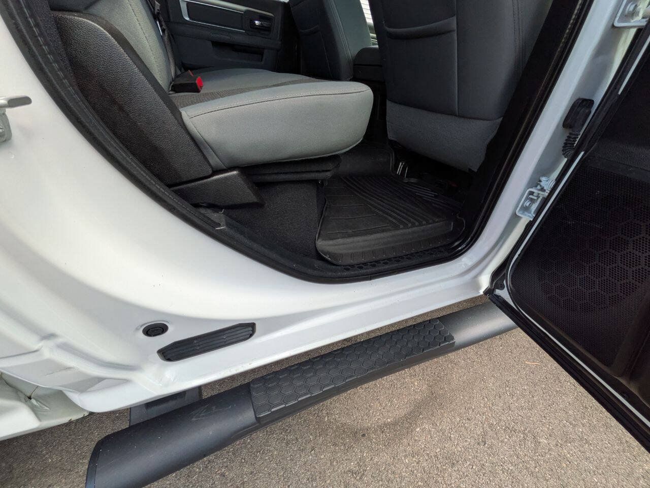 Used 2019 RAM 1500 Warlock AWD/4WD image 30