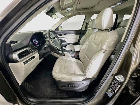 Used 2020 Kia Telluride S FWD image 13