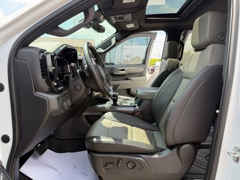 Used 2023 Chevrolet Silverado 1500 ZR2 image 10