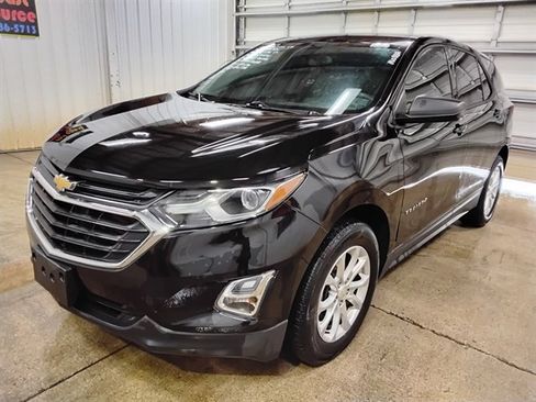 Used 2019 Chevrolet Equinox LS image 4