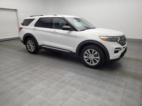 Used 2023 Ford Explorer Limited image 11