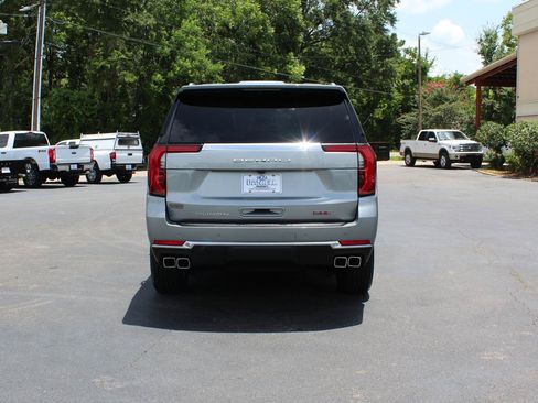 Used 2025 GMC Yukon Denali AWD/4WD image 13