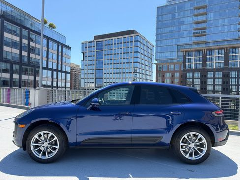 Used 2026 Porsche Macan AWD/4WD image 2