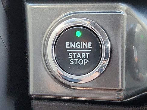 Used 2023 Ford F150 4x4 SuperCrew image 23