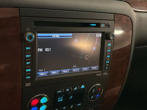 Used 2013 Chevrolet Suburban LTZ AWD/4WD image 18