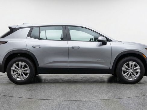 Used 2025 Chevrolet Equinox LT image 11