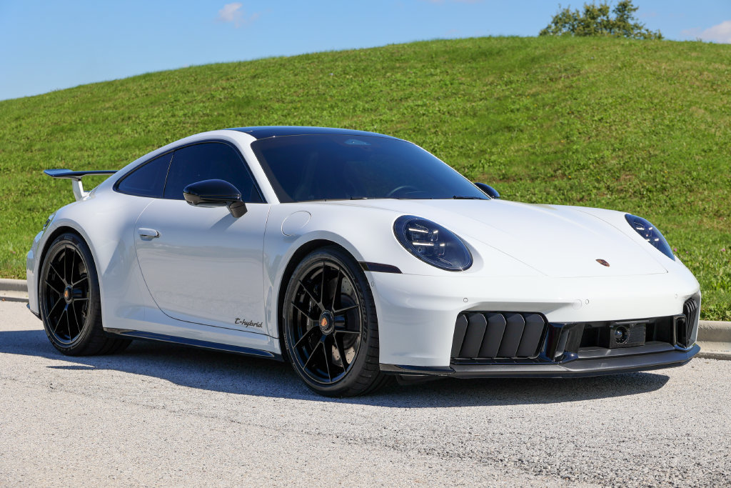 Certified 2026 Porsche 911 Carrera GTS RWD image 29