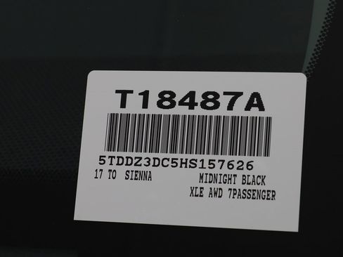 Used 2017 Toyota Sienna XLE image 26