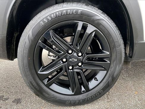 Used 2025 Chevrolet Trax ACTIV w/ Sunroof Package image 9