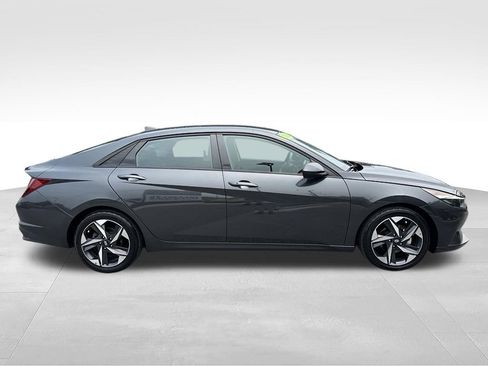 Used 2023 Hyundai Elantra SEL w/ Convenience Package FWD image 8