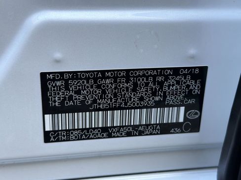 Used 2018 Lexus LS 500 w/ Accessory Package (Z2) image 39