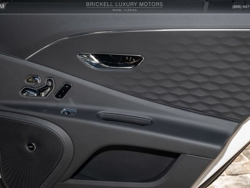 Used 2025 Bentley Flying Spur Plug-In Hybrid w/ First Edition Specification AWD/4WD image 21