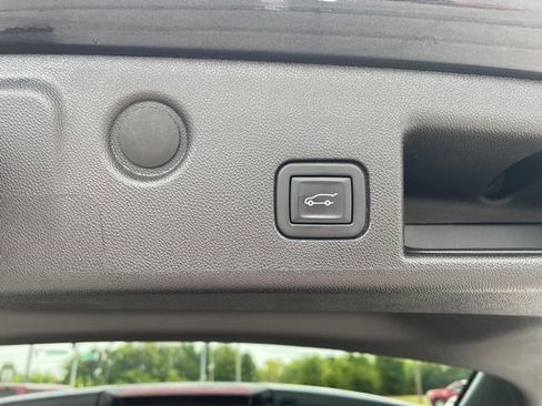 Used 2022 Chevrolet Equinox RS w/ RS Leather Package image 20