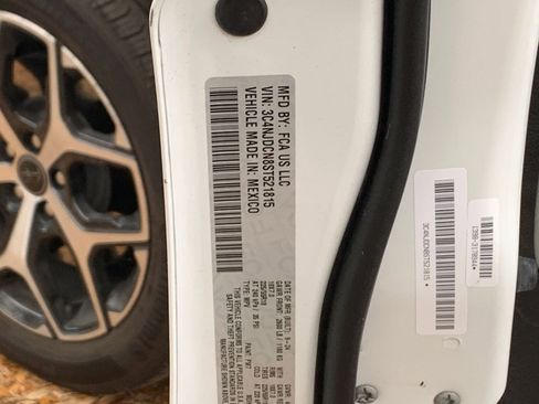 Used 2025 Jeep Compass Limited image 10