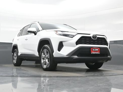 Used 2025 Toyota RAV4 XLE AWD/4WD image 26
