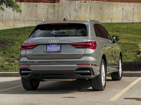 Used 2021 Audi Q3 2.0T Premium w/ Convenience Package AWD/4WD image 3