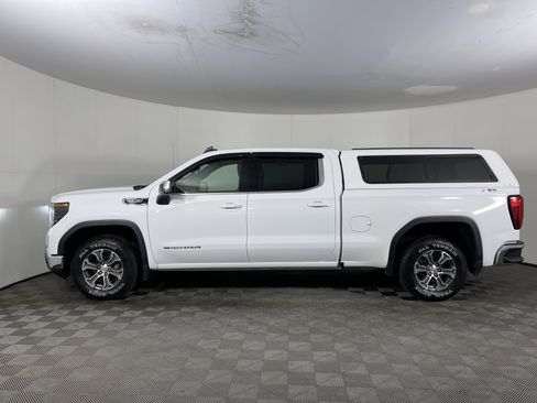 Used 2024 GMC Sierra 1500 SLE image 3
