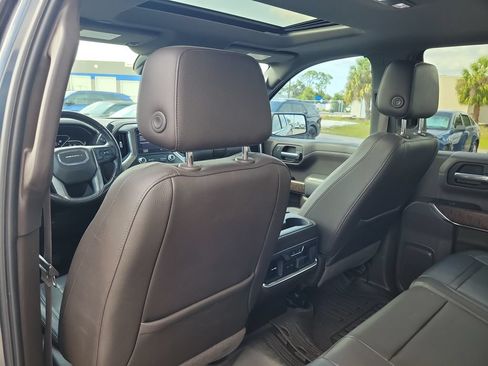 Used 2019 GMC Sierra 1500 Denali w/ Denali Ultimate Package AWD/4WD image 11