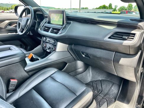 Used 2024 Chevrolet Tahoe Z71 w/ Luxury Package AWD/4WD image 29