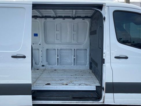 Used 2024 Mercedes-Benz Sprinter 2500 image 23