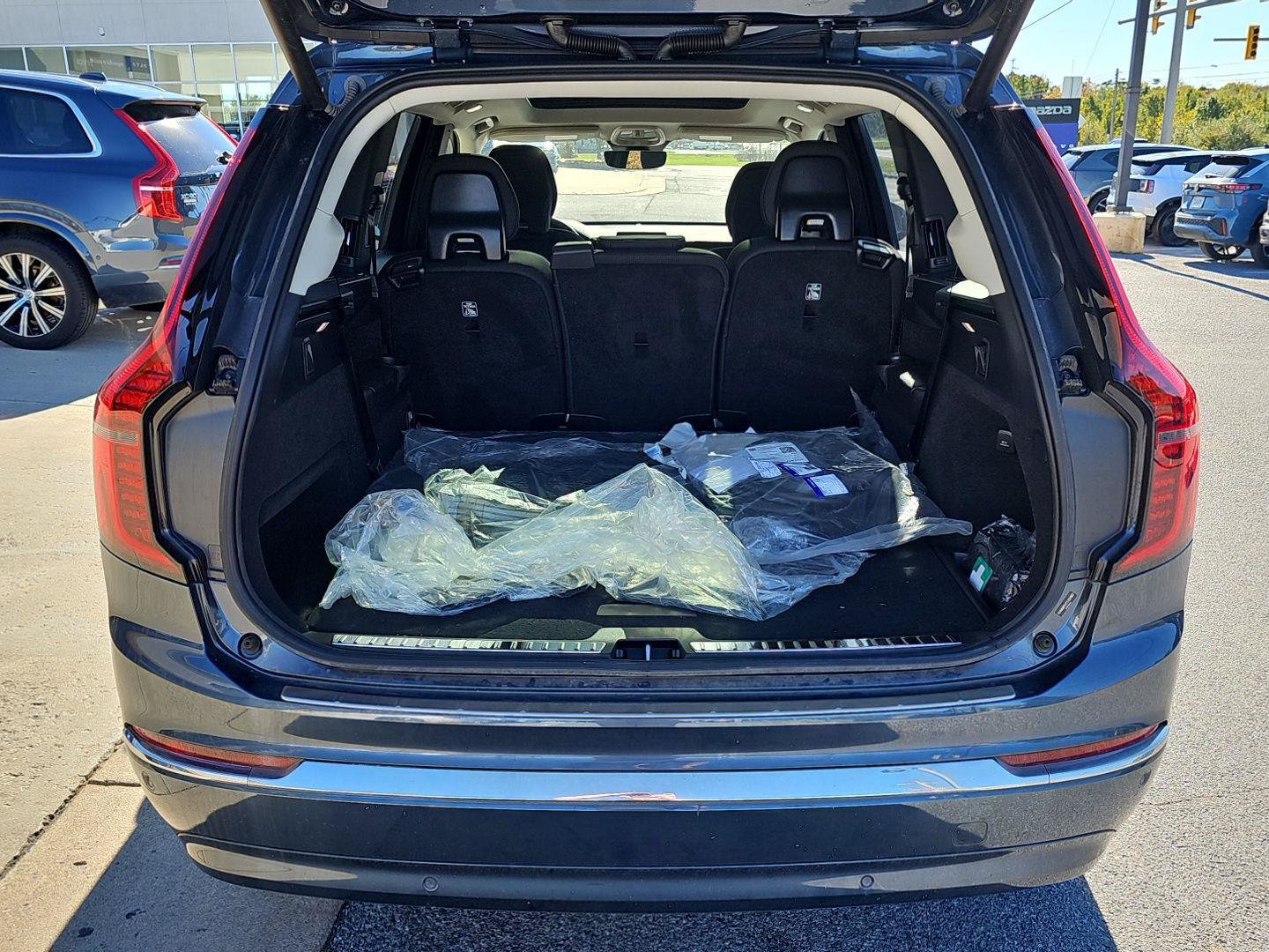 Used 2026 Volvo XC90 T8 Plus w/ Protection Package Premier AWD/4WD image 24