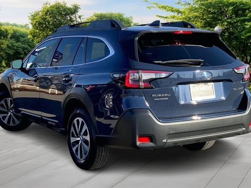 Certified 2025 Subaru Outback Premium image 4