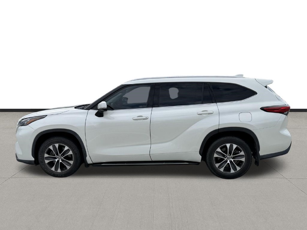 Used 2020 Toyota Highlander XLE FWD image 8