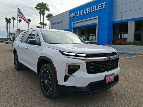 New 2026 Chevrolet Traverse LT w/ Sun and Wheel Package FWD image 1