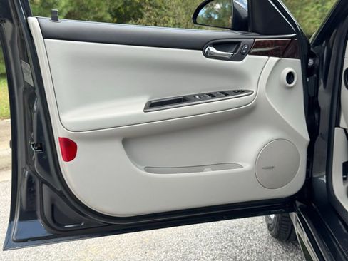 Used 2014 Chevrolet Impala LTZ image 19