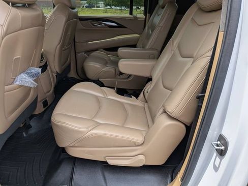 Used 2020 Cadillac Escalade ESV Platinum AWD/4WD image 32