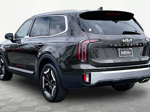 Used 2024 Kia Telluride EX w/ EX Captain's Chair Package FWD image 6