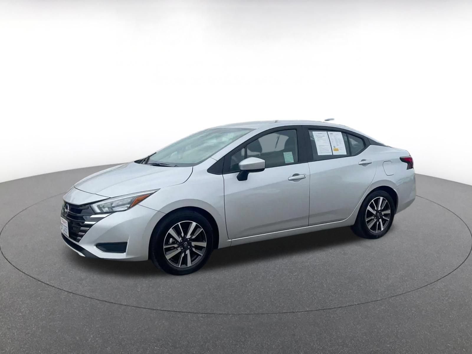 Used 2025 Nissan Versa SV FWD image 7