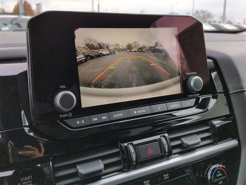 New 2025 Nissan Pathfinder SV image 13