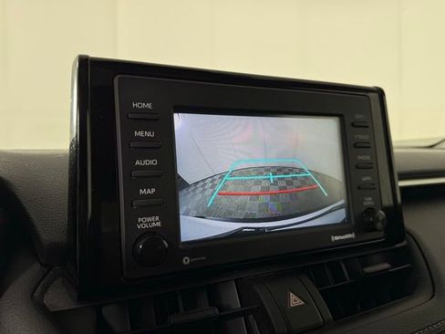 Used 2022 Toyota RAV4 XLE w/ Convenience Package image 17