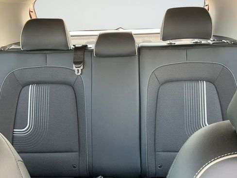 Used 2024 Hyundai Venue Limited FWD image 15