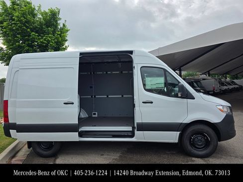 New 2026 Mercedes-Benz Sprinter 2500 image 4