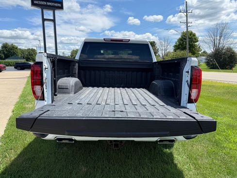Used 2023 GMC Sierra 1500 Elevation AWD/4WD image 11