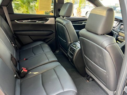 Used 2020 Cadillac XT5 Premium Luxury AWD/4WD image 9