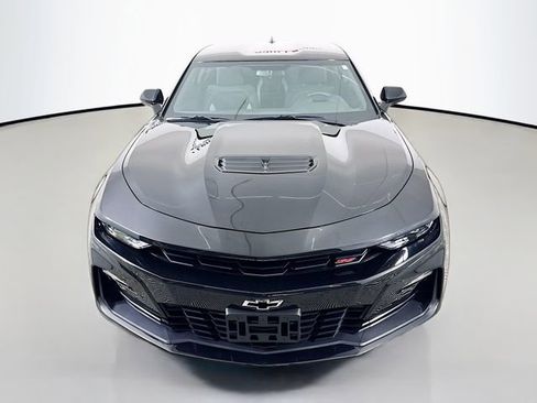 Used 2019 Chevrolet Camaro SS image 2