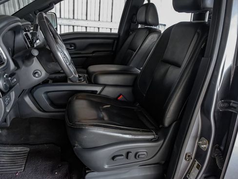Used 2018 Nissan Titan SL w/ Midnight Edition AWD/4WD image 28