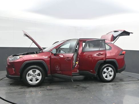 Used 2020 Toyota RAV4 XLE image 34