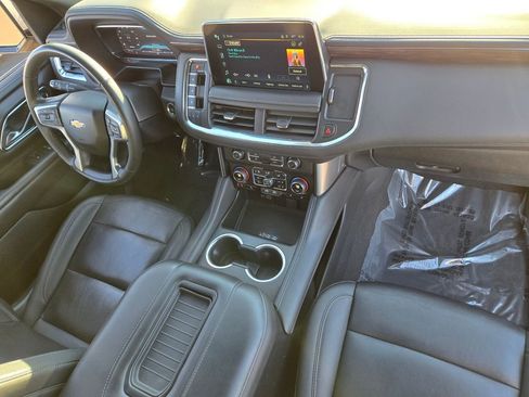 Used 2024 Chevrolet Suburban LT image 17