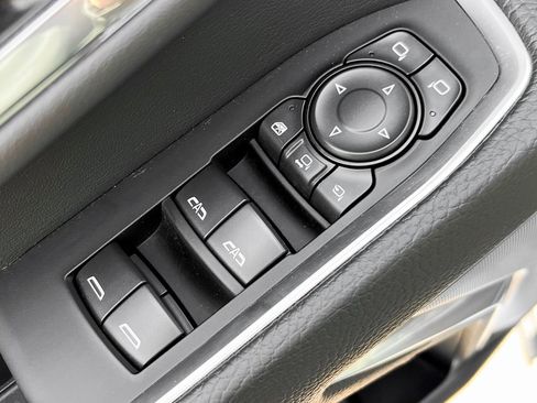 Used 2024 GMC Sierra 2500 Denali image 27